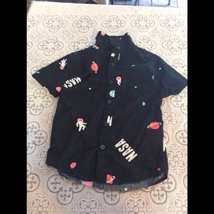 Very gently worn baby boys shirt 👔